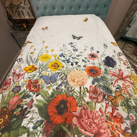 Pottery Barn French Country Queen Bedding 2 pillowcases and duvet cover Stunning - Picture 11 of 16